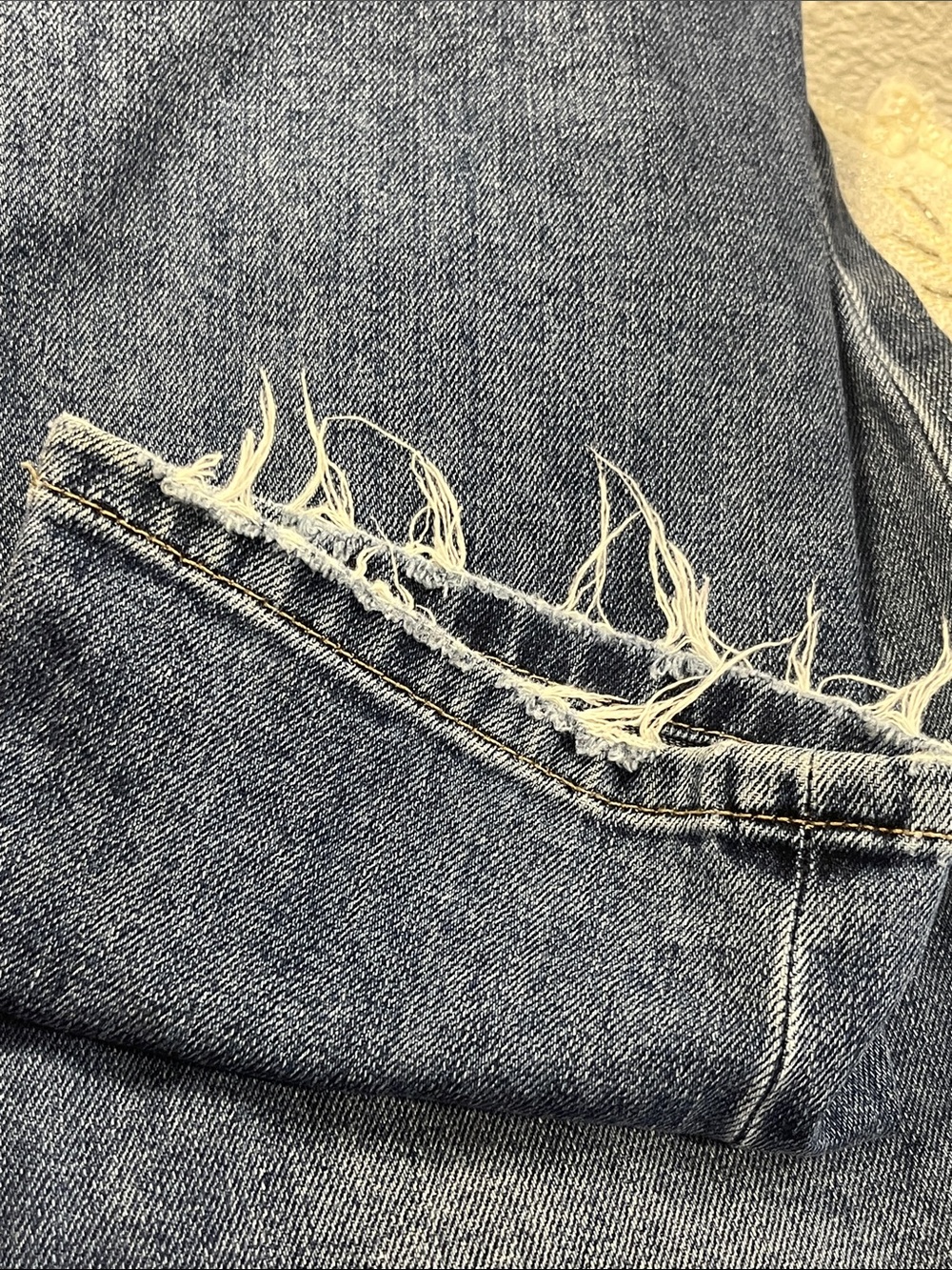 Joe’s Jeans High Rise Straight Ankle Jeans in Calabasas Wash (Size 29). - Picture 12 of 12